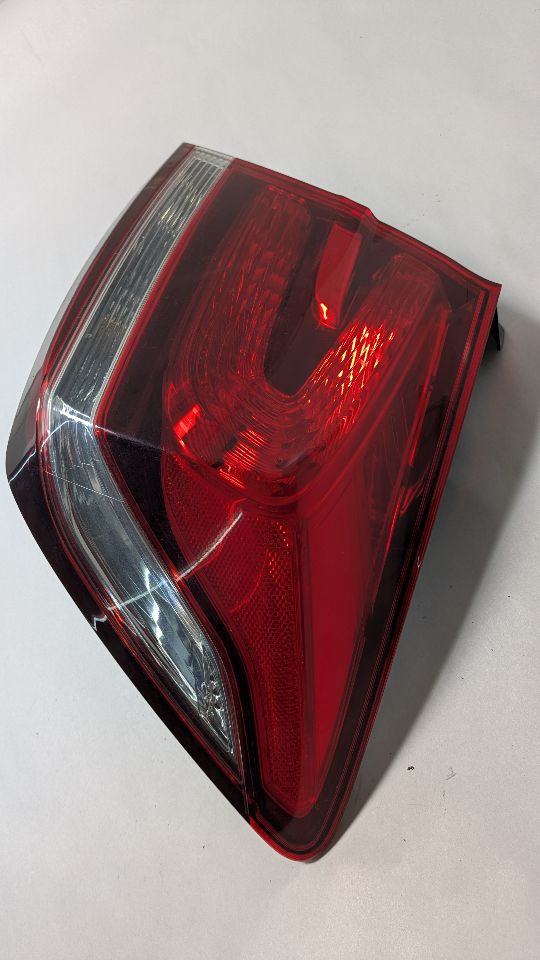 2015 HONDA CIVIC Right TAIL LAMP - 464410 — photo 1