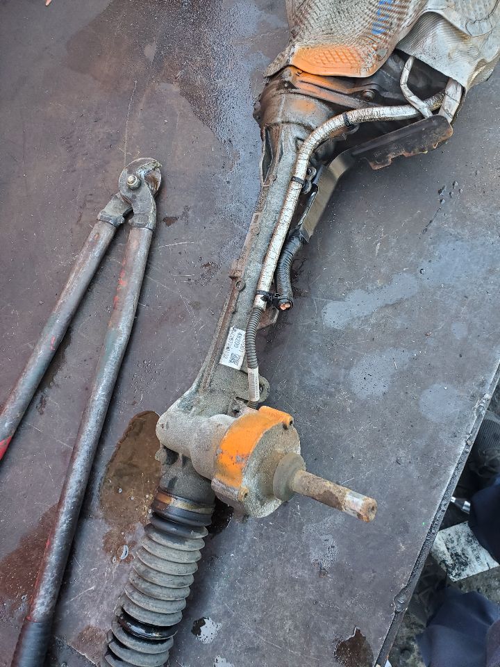 2017 FORD EXPLORER STEERING GEAR RACK - 464500 — photo 3
