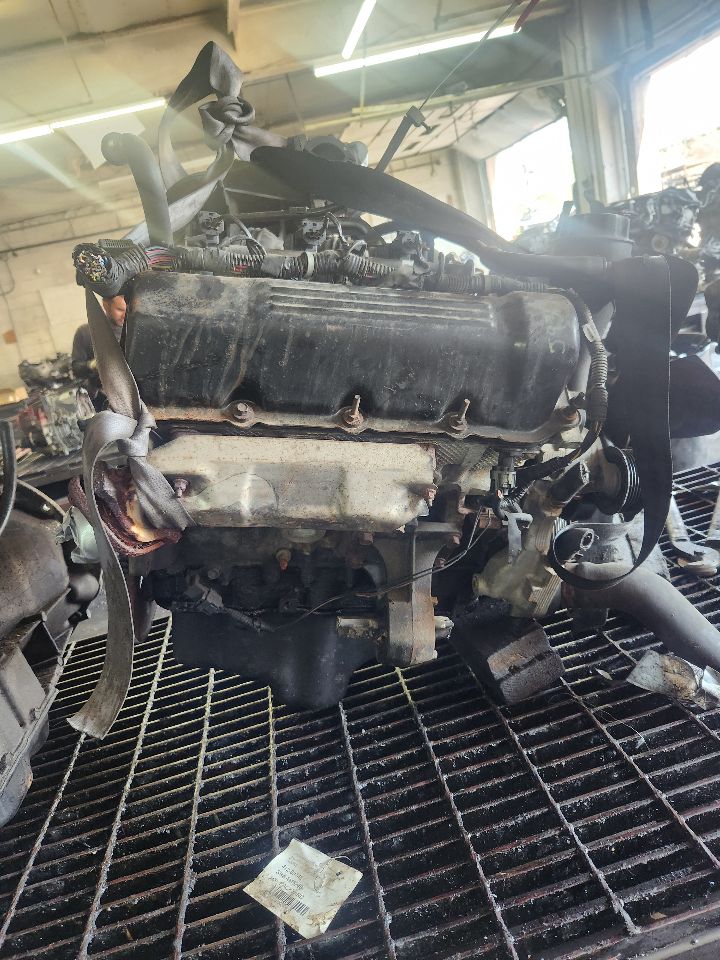 2004 DODGE DURANGO ENGINE ASSEMBLY - 465493 — photo 2