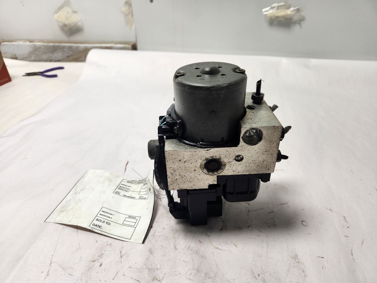 2004 DODGE DURANGO Anti-lock Brake Pts - 465498 — photo 4
