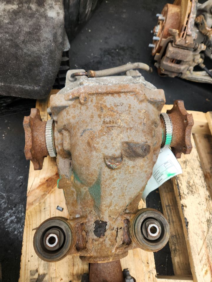 2015 INFINITI Q40 CARRIER ASSEMBLY - 465582