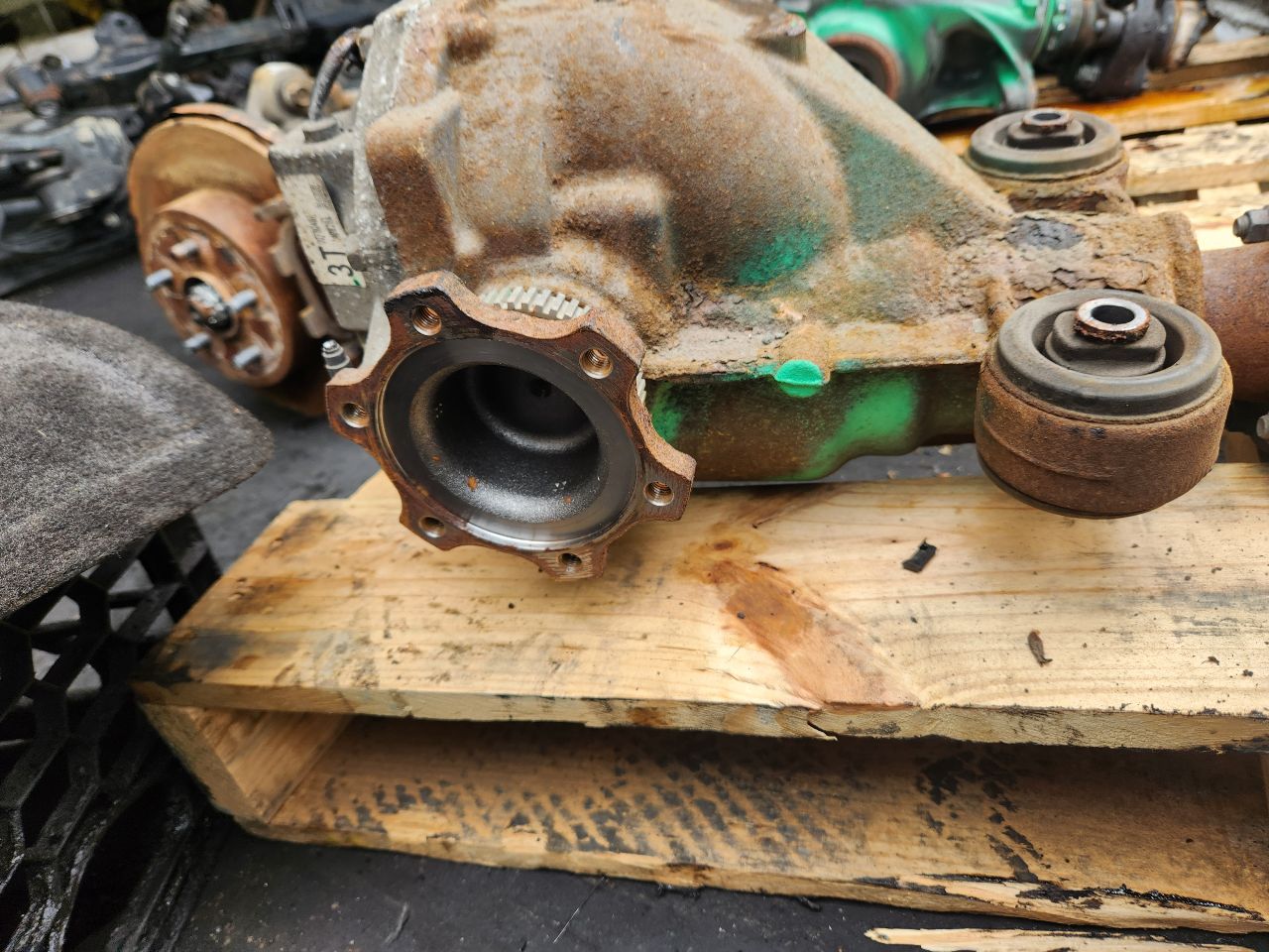 2015 INFINITI Q40 CARRIER ASSEMBLY - 465582 — photo 2