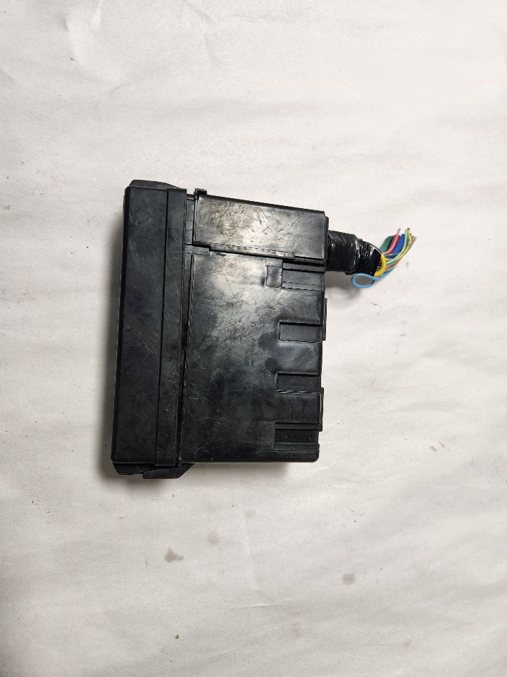 2015 INFINITI Q40 Fuse Box, Engine - 465585
