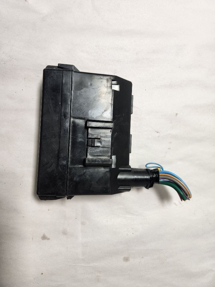 2015 INFINITI Q40 Fuse Box, Engine - 465585 — photo 2