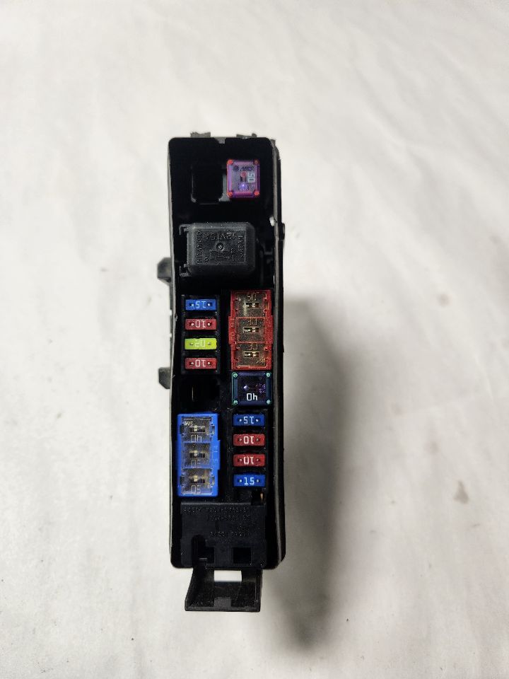 2015 INFINITI Q40 Fuse Box, Engine - 465585 — photo 4
