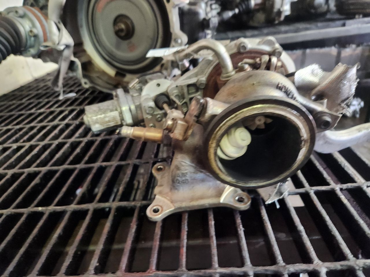 2015 VOLKSWAGEN PASSAT EXHAUST MANIFOLD - 465593 — photo 3