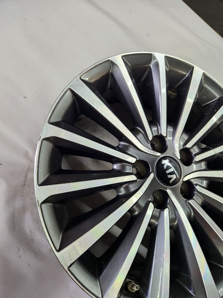 2017 KIA CADENZA WHEEL - 465670 — photo 4