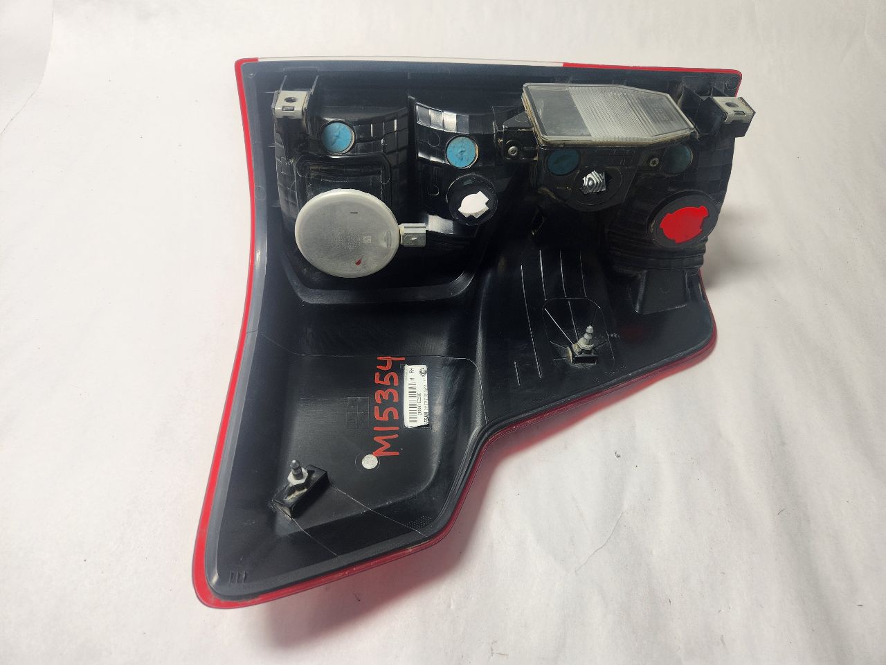 2018 NISSAN TITAN XD Right TAIL LAMP - 466042 — photo 2