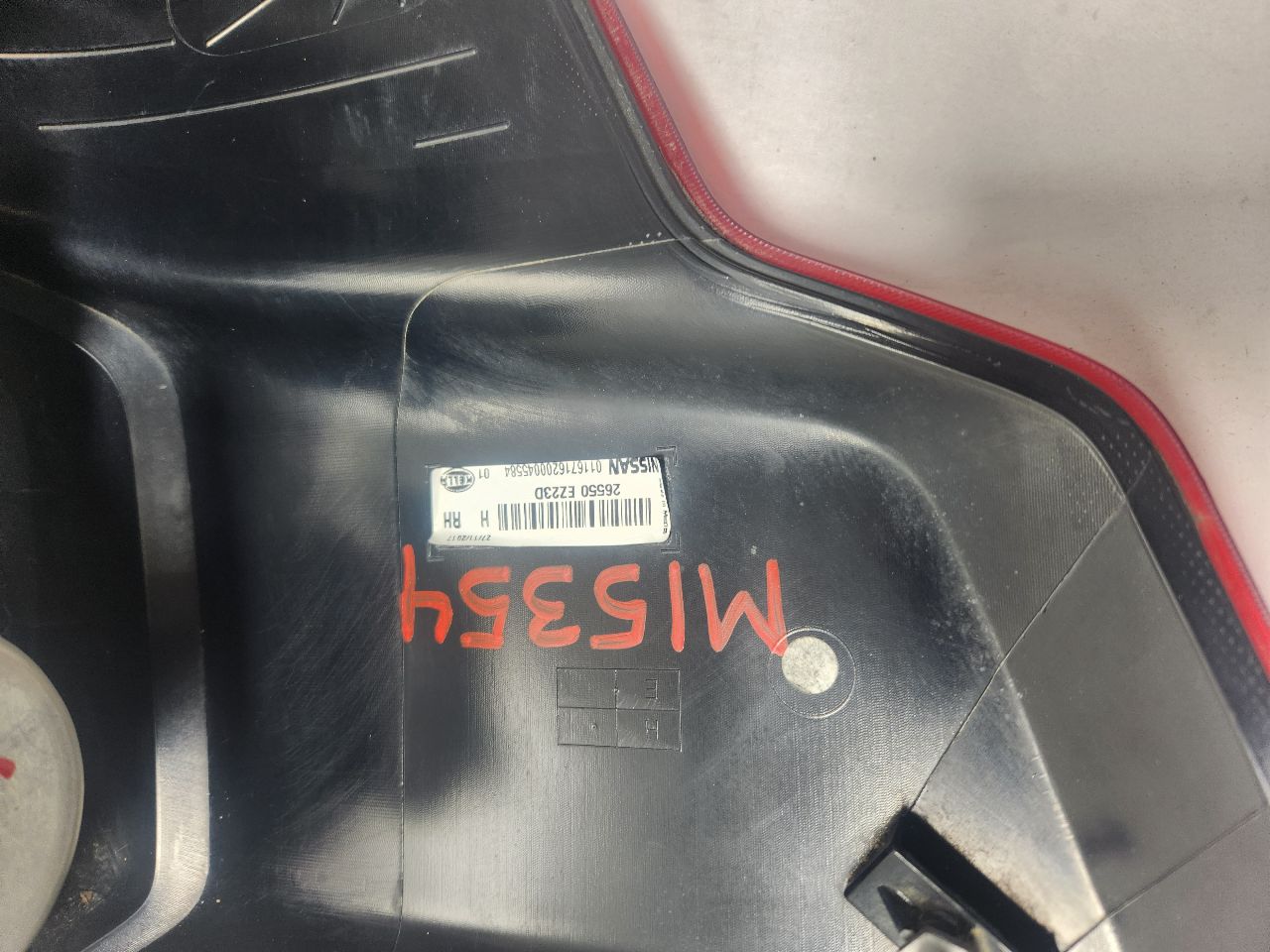 2018 NISSAN TITAN XD Right TAIL LAMP - 466042 — photo 3