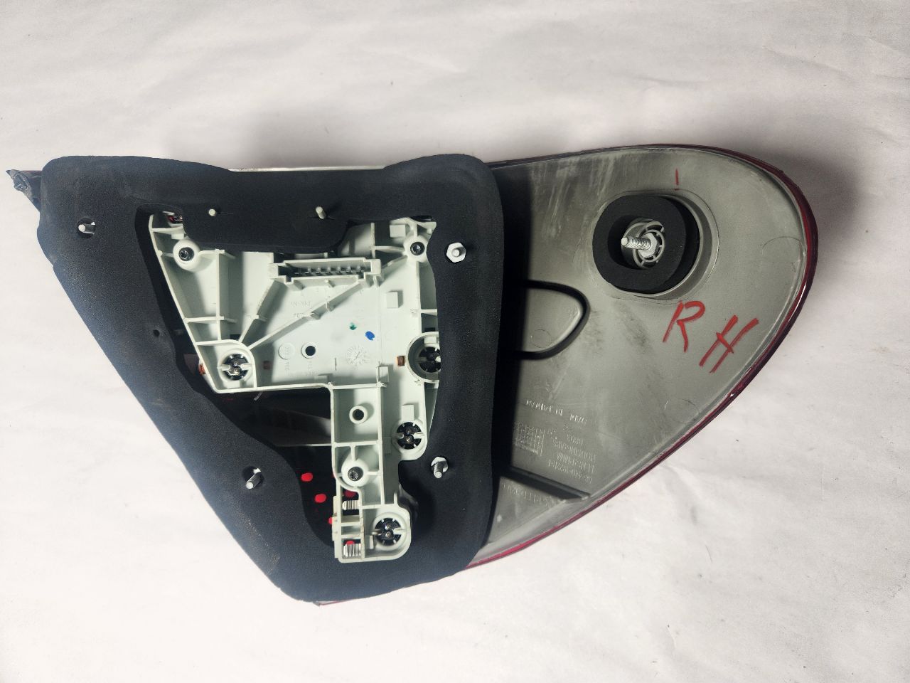 2006 MERCEDES-BENZ E-CLASS Right TAIL LAMP - 466278 — photo 3