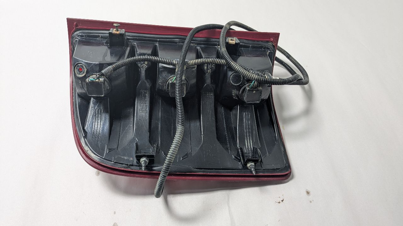 2011 CHEVROLET SILVERADO 1500 PICKUP Right TAIL LAMP - 466887 — photo 2