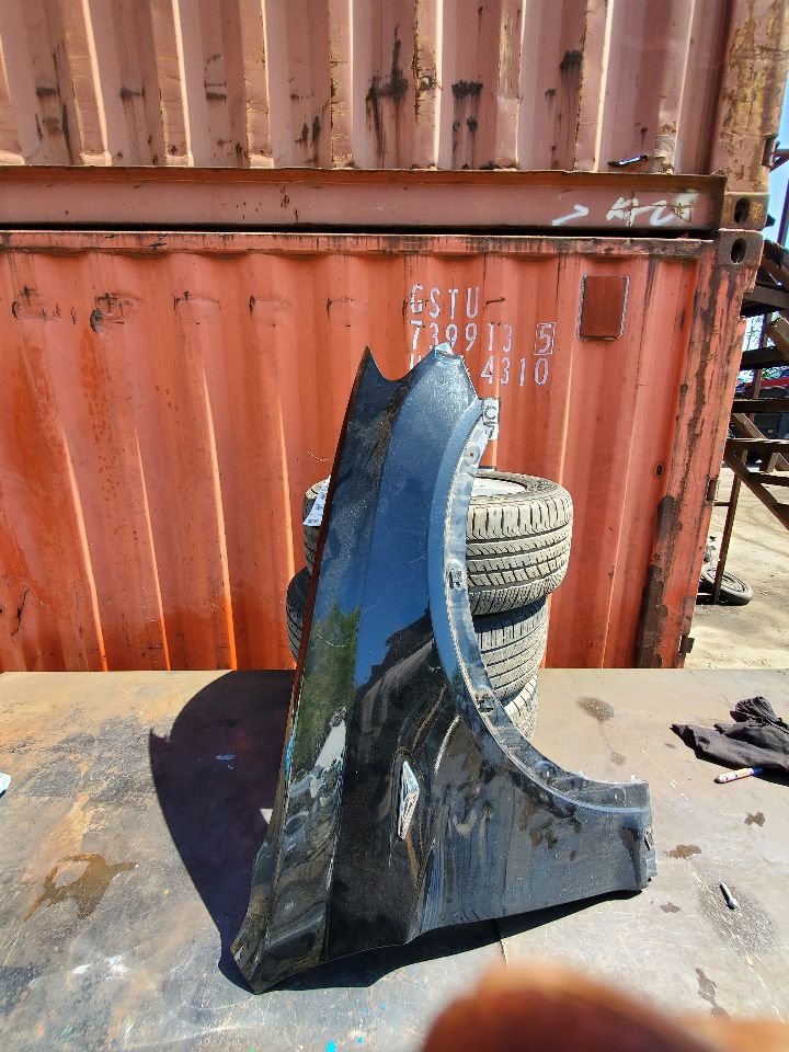 2015 BMW X3 Right FENDER - 466949 — photo 1