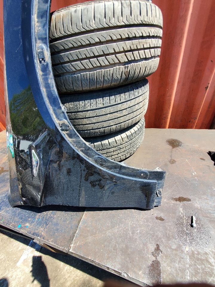2015 BMW X3 Right FENDER - 466949 — photo 3