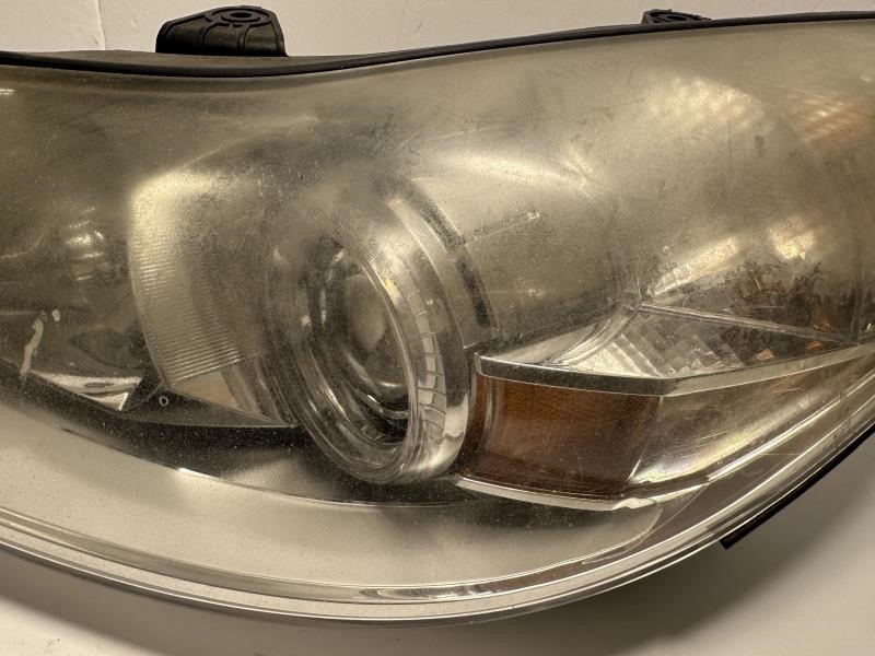 2010 HYUNDAI GENESIS Left HEADLAMP ASSEMBLY - 467 — photo 3