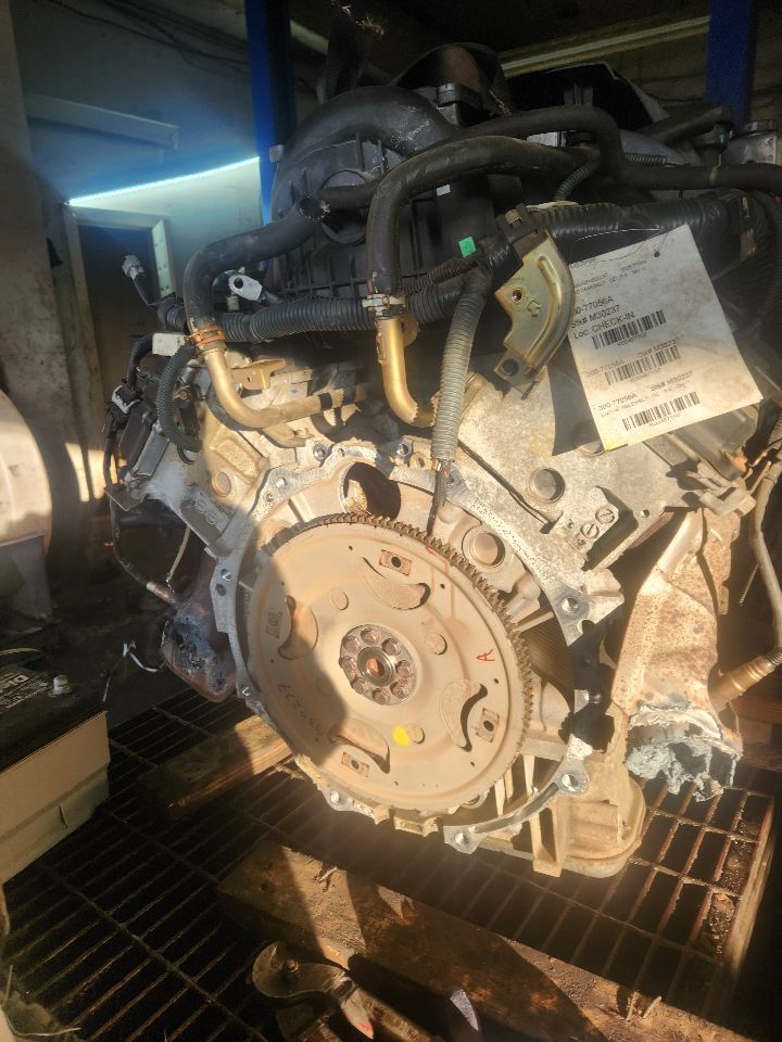 2005 NISSAN TITAN ENGINE ASSEMBLY - 467150
