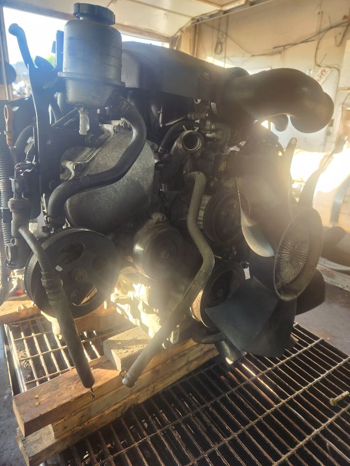 2005 NISSAN TITAN ENGINE ASSEMBLY - 467150 — photo 3