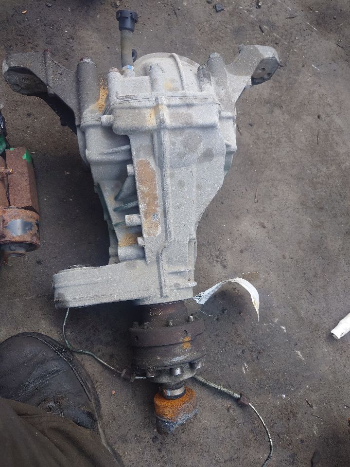 2012 JEEP GRAND CHEROKEE CARRIER ASSEMBLY - 467160