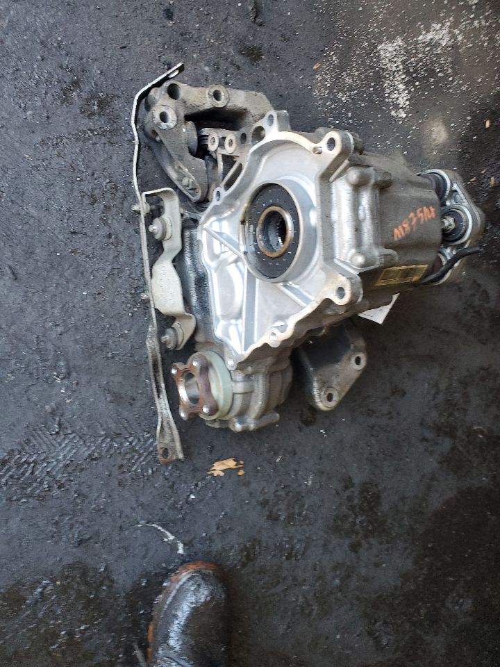 2012 BMW 550i TRANSFER CASE ASSY - 467182 — photo 2