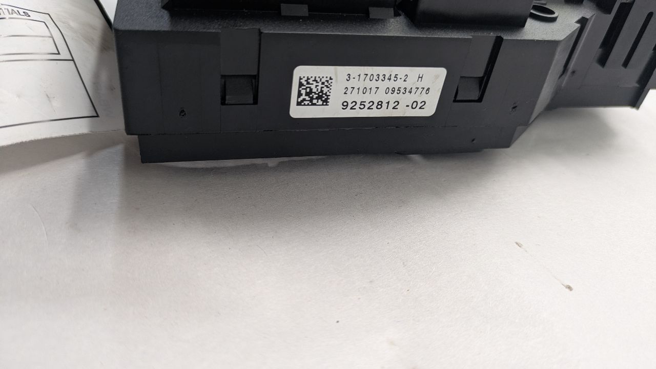 2012 BMW 550i Fuse Box, Engine - 467189 — photo 3