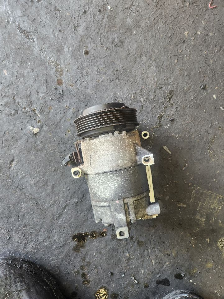 2011 HYUNDAI ELANTRA AC COMPRESSOR - 467584 — photo 4
