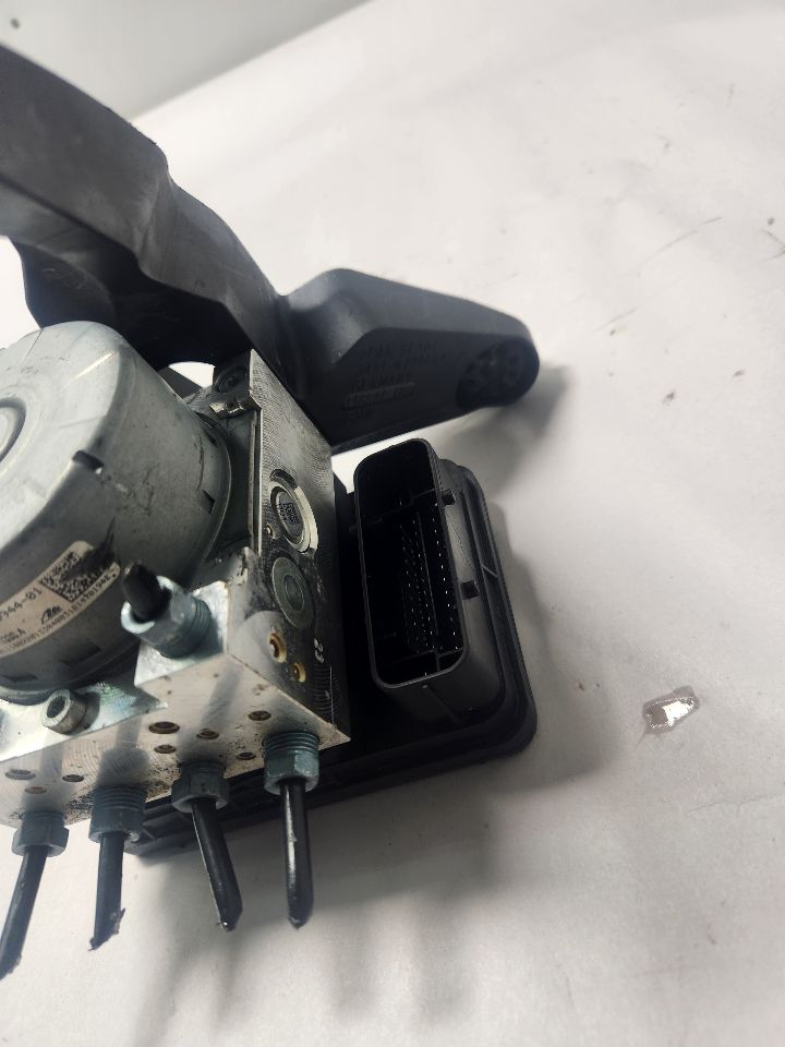 2019 MINI COOPER COOPER Anti-lock Brake Pts - 467710 — photo 5