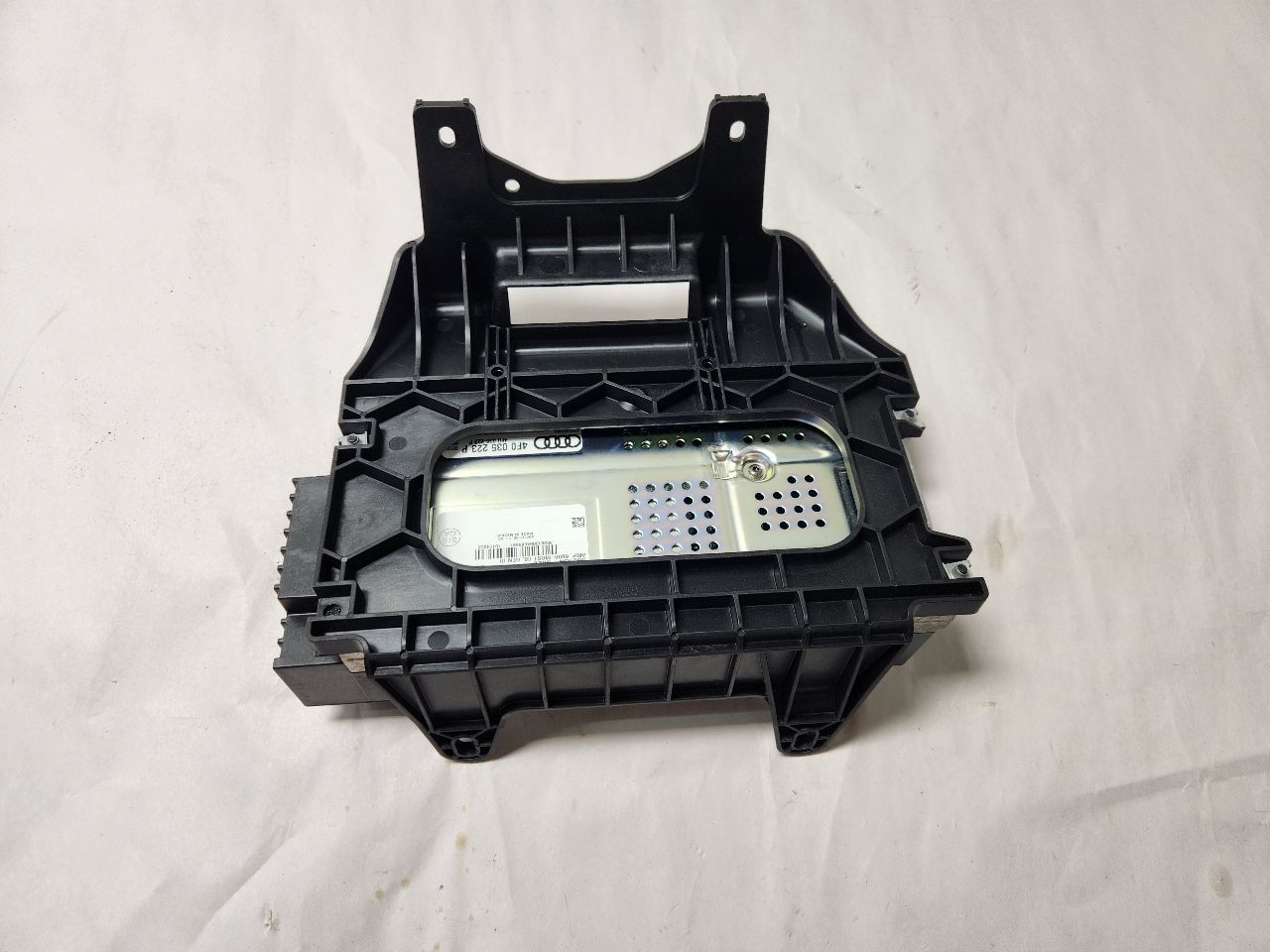 2011 AUDI A6 Radio Audio - 467929 — photo 5