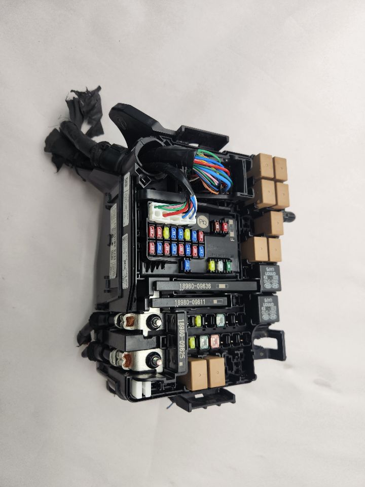 2019 HYUNDAI KONA Fuse Box, Engine - 468068 — photo 6