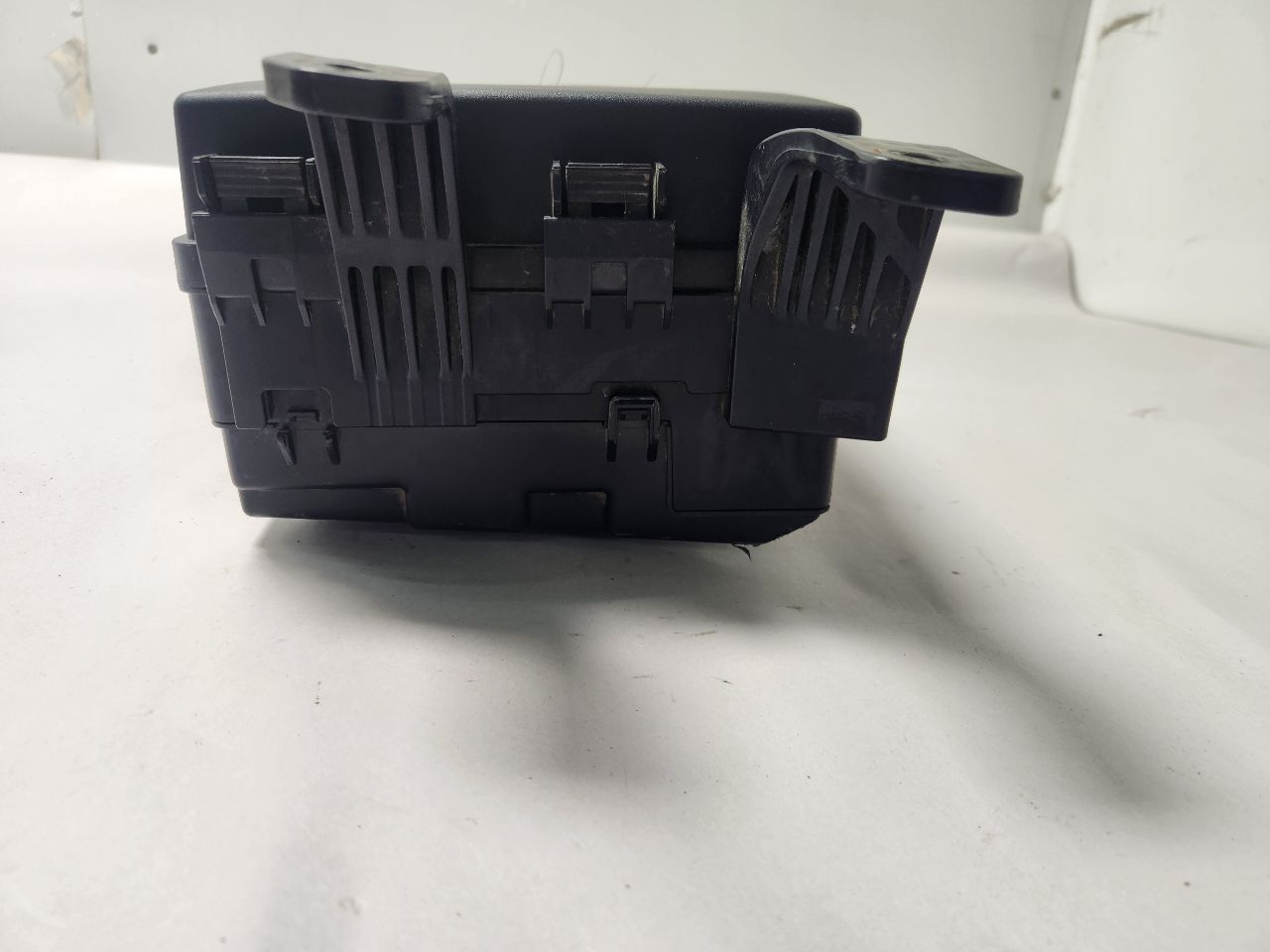 2012 KIA SORENTO Fuse Box, Engine - 468094 — photo 2