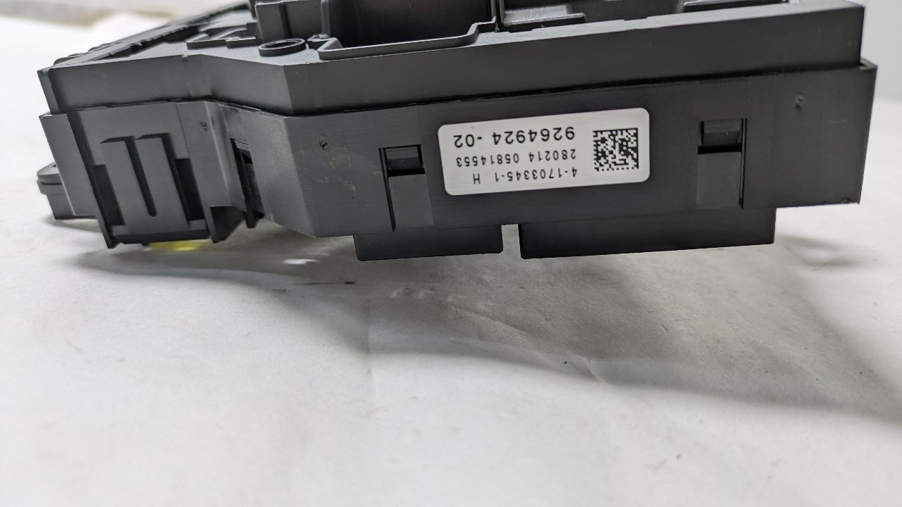 2015 BMW 740i Fuse Box, Engine - 468949 — photo 2