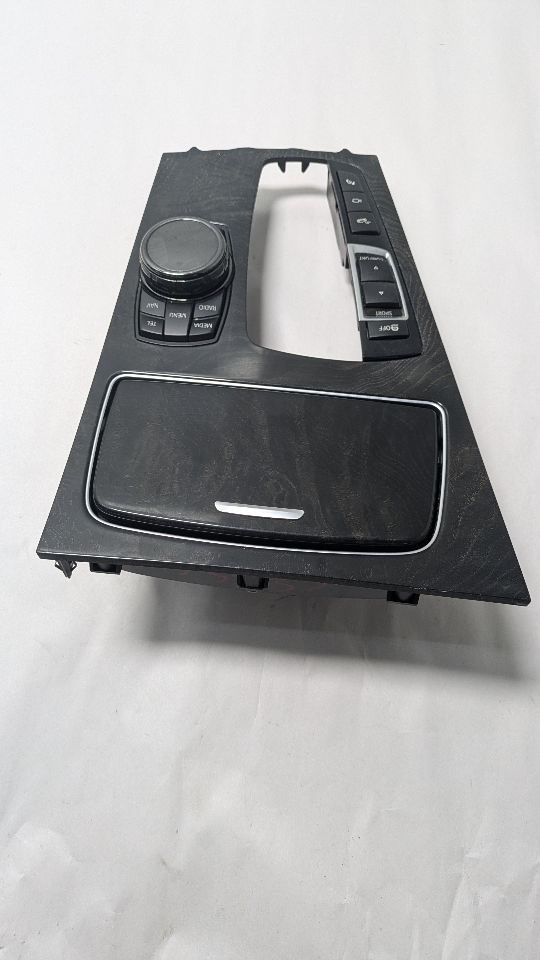 2015 BMW 740i Radio Audio - 468952