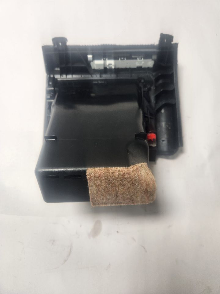 2015 BMW 740i GLOVE BOX - 468953 — photo 2