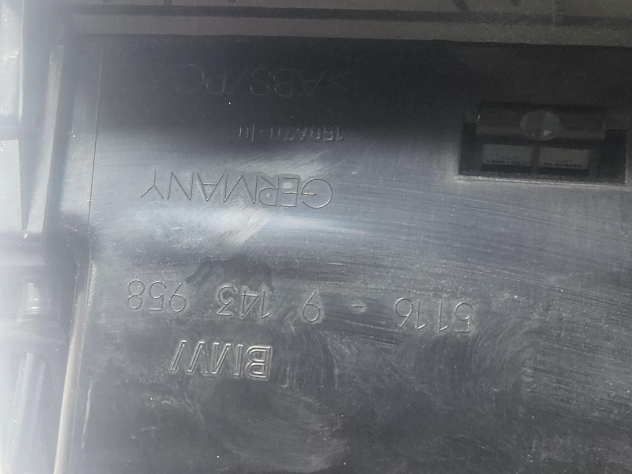 2015 BMW 740i GLOVE BOX - 468953 — photo 3