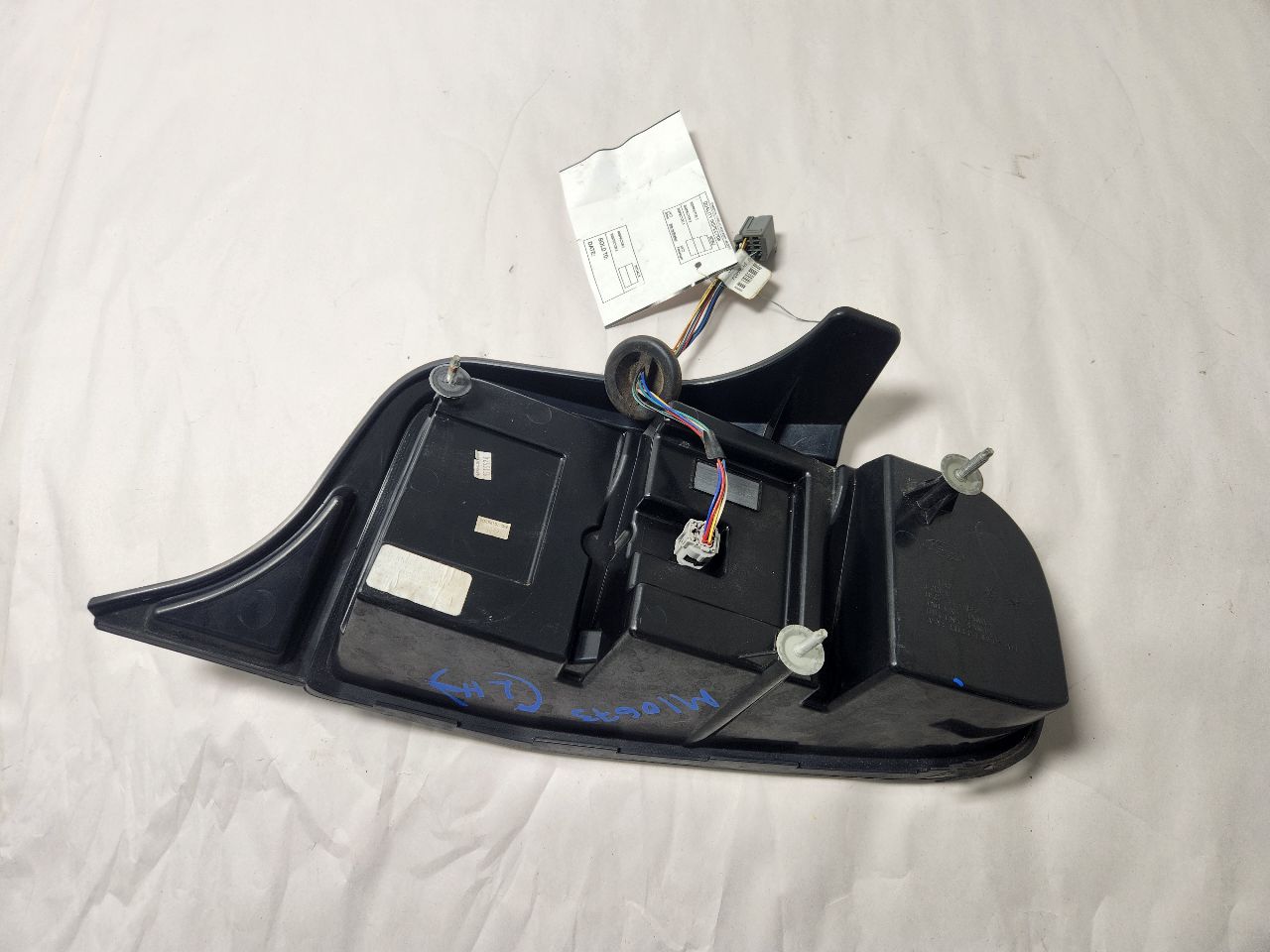 2014 FORD MUSTANG Left TAIL LAMP - 469235 — photo 6