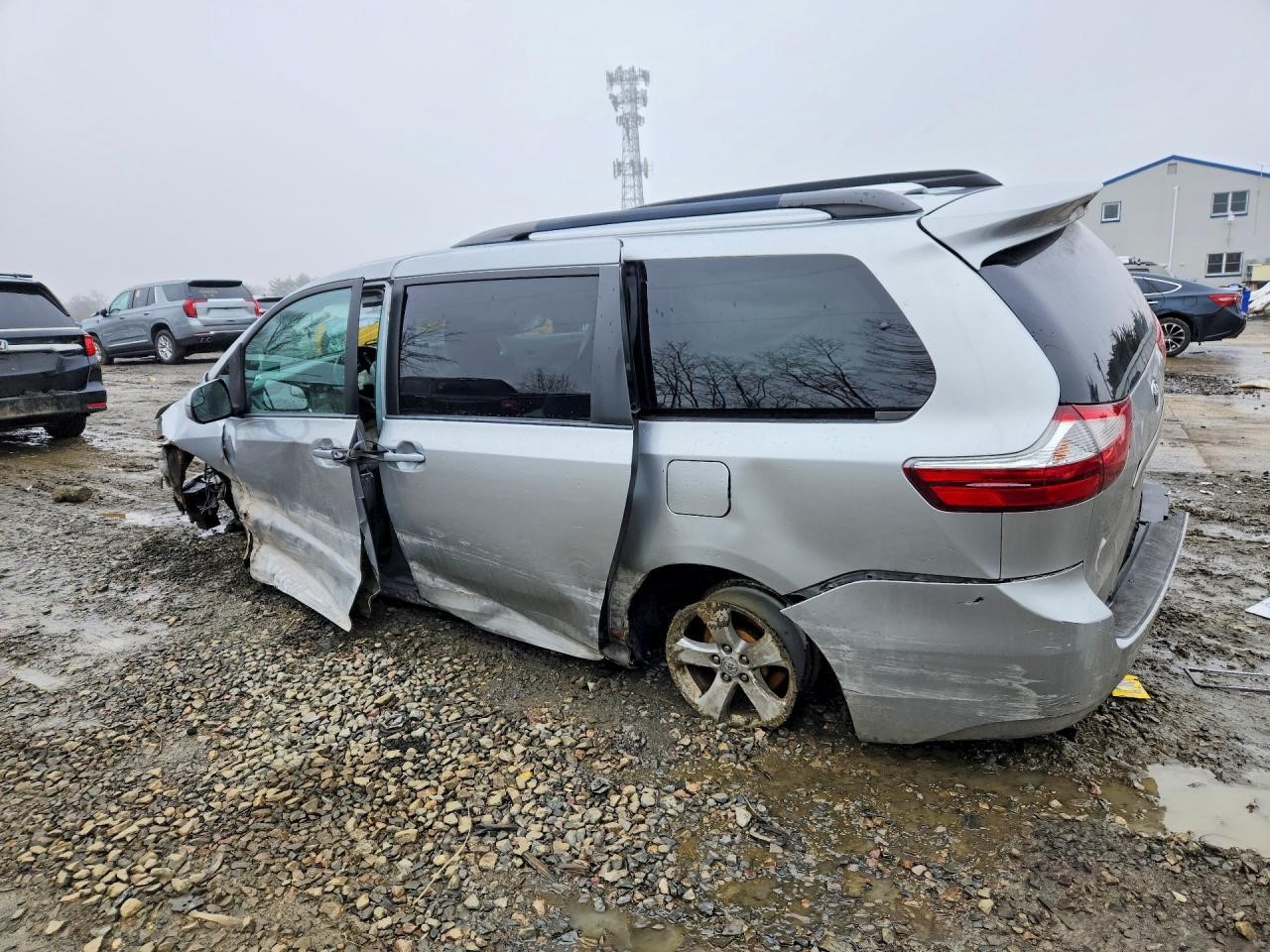 2017 TOYOTA SIENNA FRAME - 469787 — photo 2