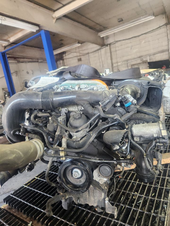 2016 INFINITI Q50 ENGINE ASSEMBLY - 469864 — photo 3