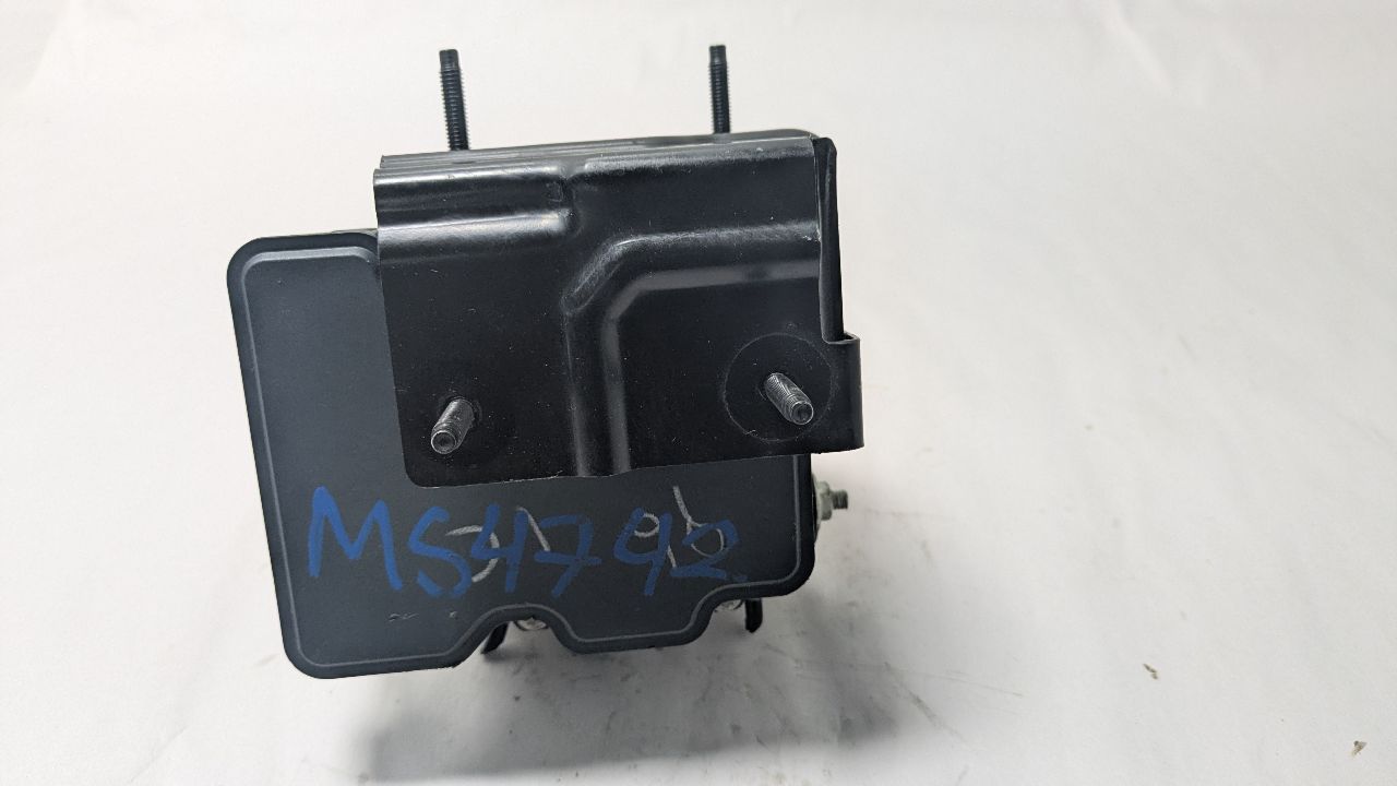 2017 NISSAN ROGUE SPORT Anti-lock Brake Pts - 470015 — photo 6