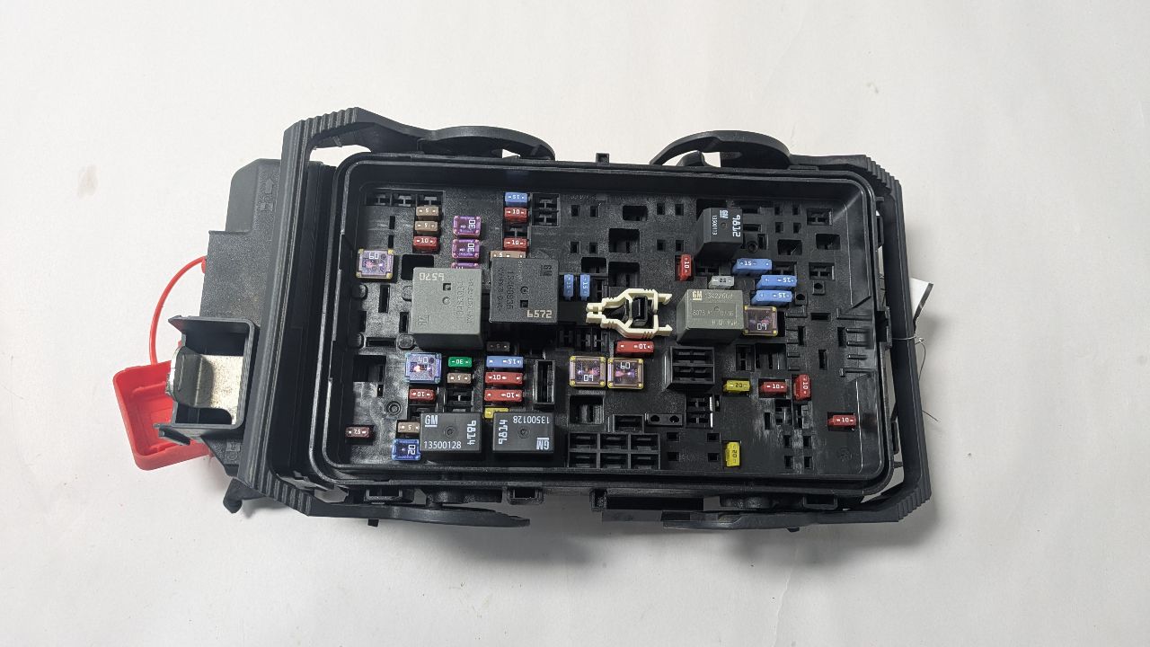 2018 CHEVROLET MALIBU Fuse Box, Engine - 470132 — photo 7