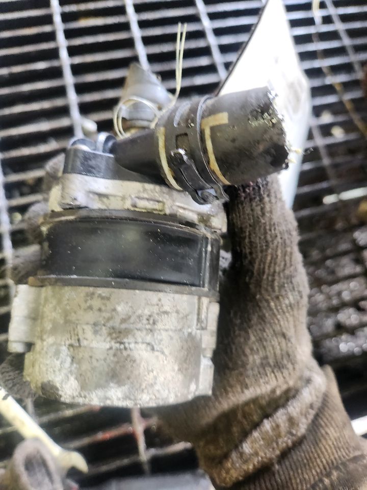2013 VOLKSWAGEN JETTA Coolant Pump - 470221 — photo 3