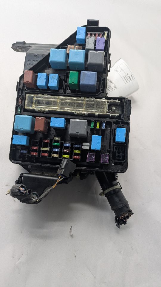 2010 TOYOTA SIENNA Fuse Box, Engine - 470251 — photo 6