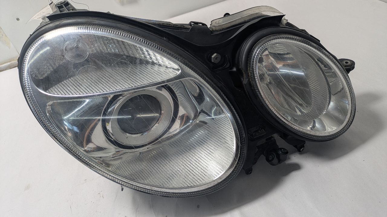 2005 MERCEDES-BENZ E-CLASS Right HEADLAMP ASSEMBLY - 470357