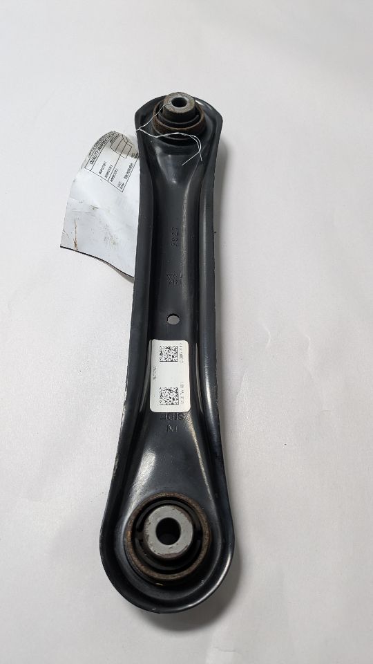 2022 HONDA ACCORD Right LOWER CNTRL ARM, RR - 470385 — photo 1