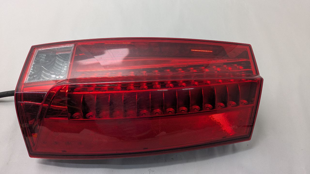 2012 CADILLAC ESCALADE Right TAIL LAMP - 470431