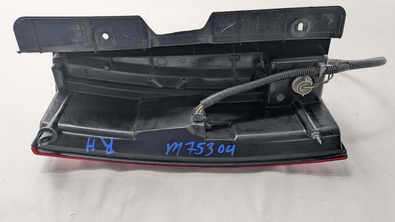 2012 CADILLAC ESCALADE Right TAIL LAMP - 470431 — photo 3