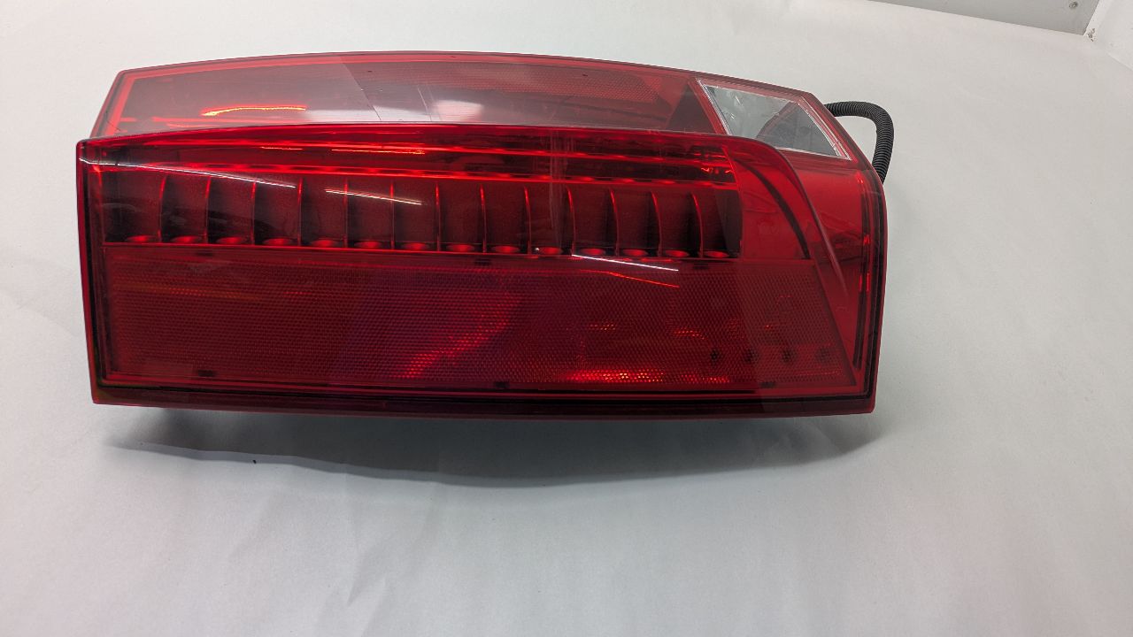 2012 CADILLAC ESCALADE Left TAIL LAMP - 470432
