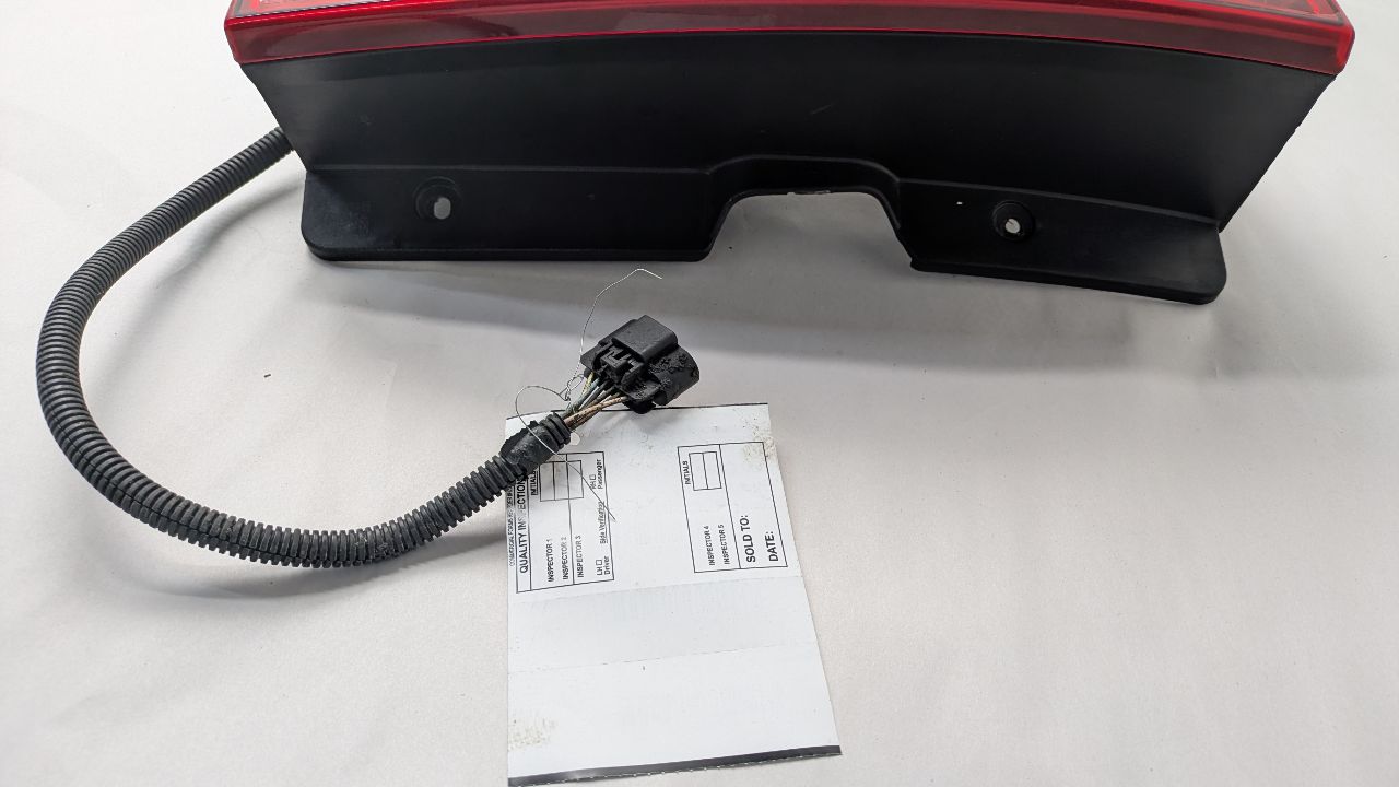 2012 CADILLAC ESCALADE Left TAIL LAMP - 470432 — photo 2