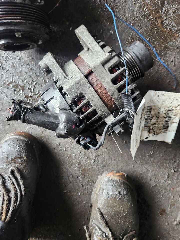 2016 HYUNDAI TUCSON ALTERNATOR - 470827 — photo 1
