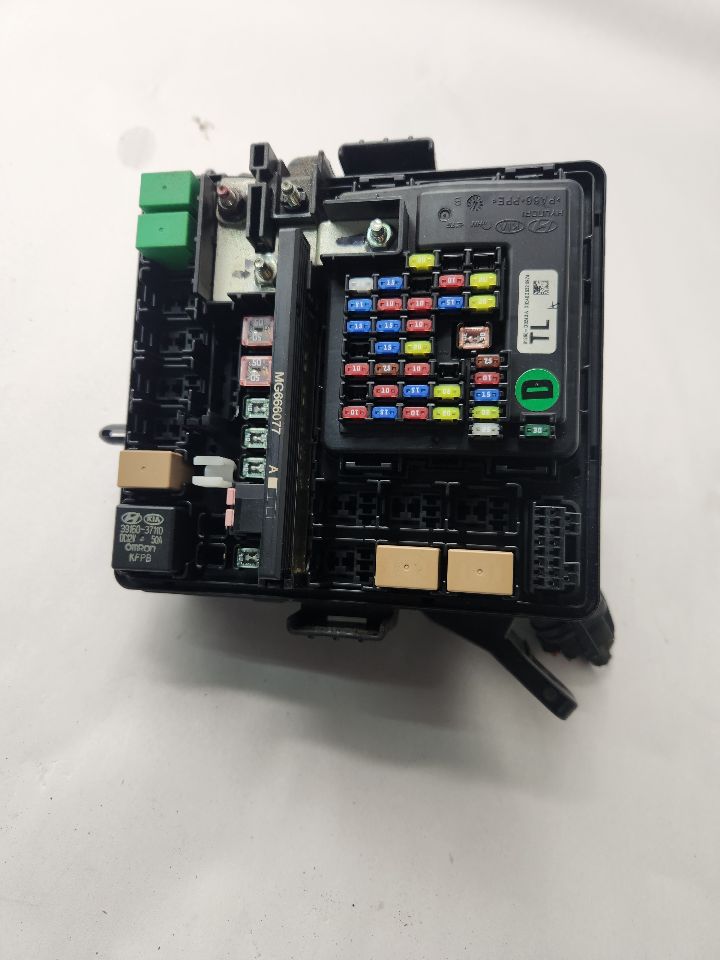 2016 HYUNDAI TUCSON Fuse Box, Engine - 470831 — photo 7