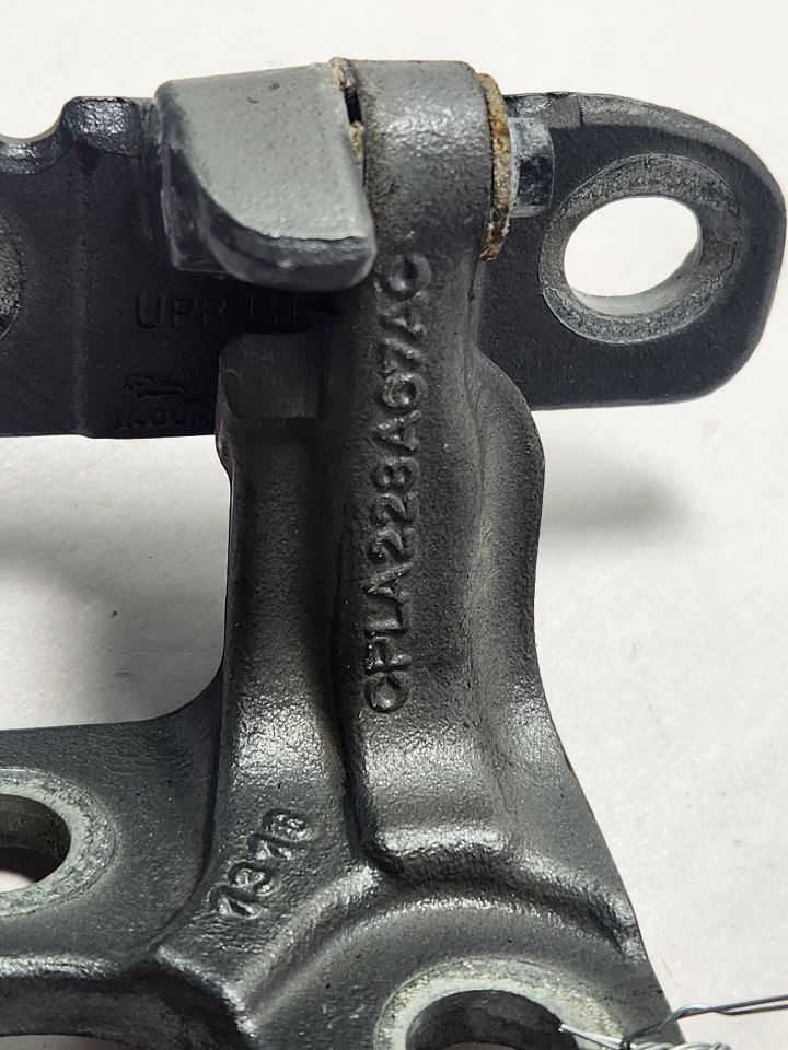 2017 JAGUAR XF 6cyl Supercharged 3.0 DOOR HINGE, REAR - 471027 — photo 2