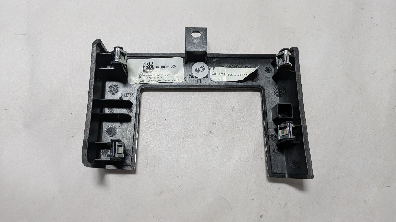 2017 JAGUAR XF 6cyl Supercharged 3.0 INTERIOR TRIM PANEL - 471040 — photo 2
