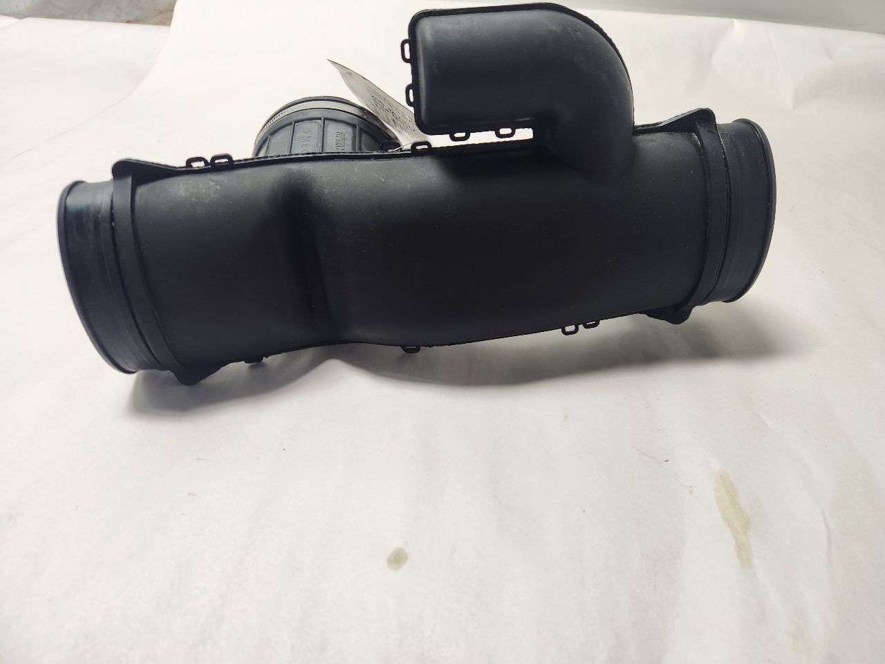 2017 JAGUAR XF 6cyl Supercharged 3.0 Air Tube/Resonator - 471070 — photo 1